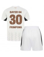 Bayer Leverkusen Jeremie Frimpong #30 Bortedraktsett Barn 2024-25 Korte ermer (+ bukser)